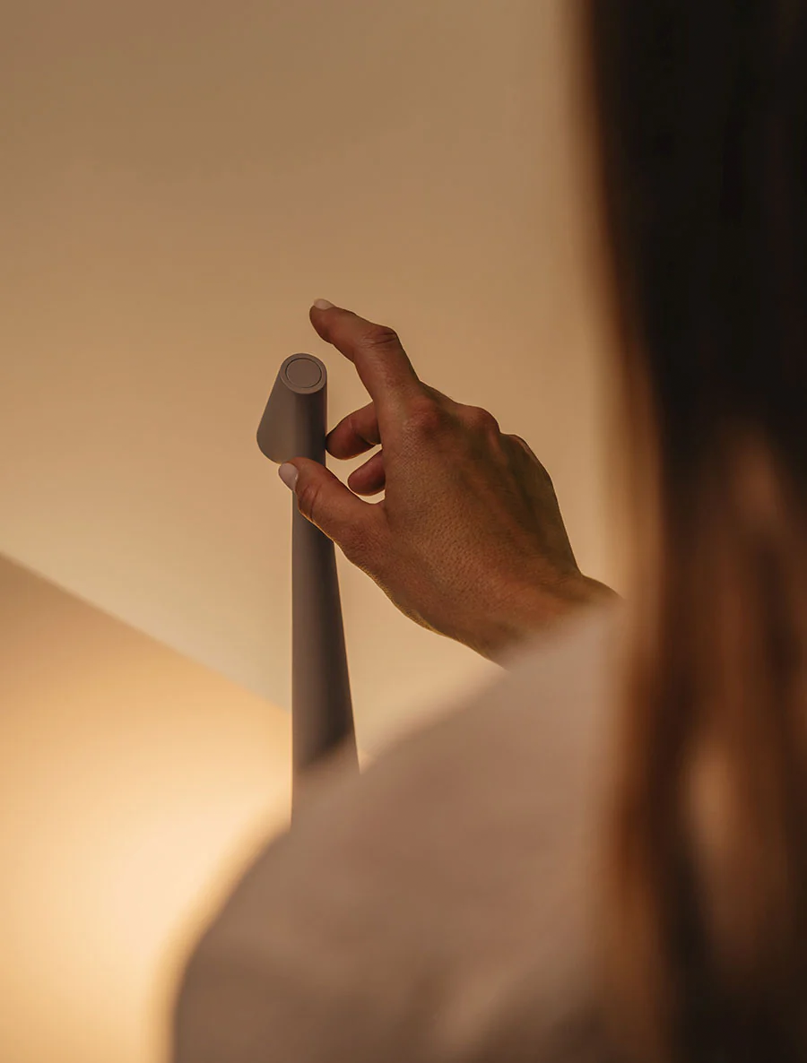 Lampe portable nordique – Design sculptural moderne d’inspiration africaine